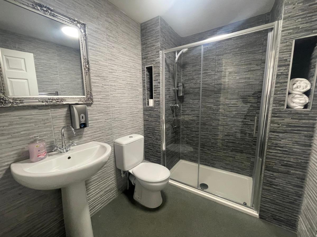 Hosted By Ryan - Studio Apartment *
